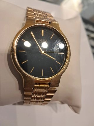 Reloj Pulsar Caballero Dorado Negro