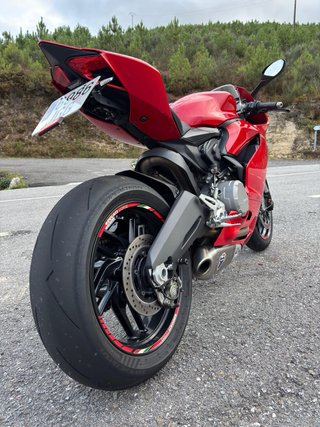 Ducati 899 Panigale Roja