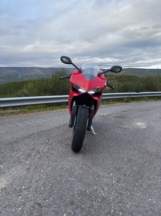 Ducati 899 Panigale Roja