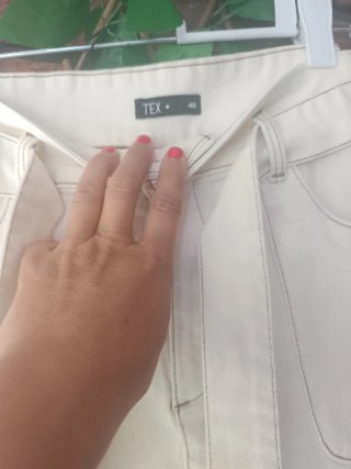 Falda tejana beige con cinturón