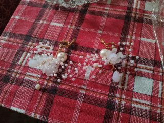 Tocado,diadema de flores y perlas