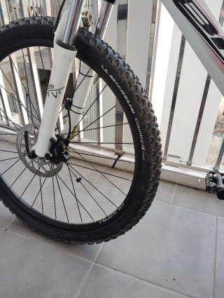 Bicicleta de Montaña BH Blanca