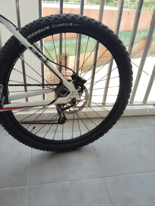 Bicicleta de Montaña BH Blanca