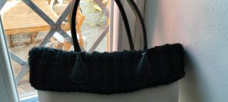 Borsa O bag beige e nera