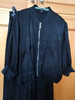 Conjunto Bomber y Pantalón Negro