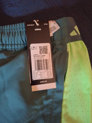 Pantalón corto Adidas verde