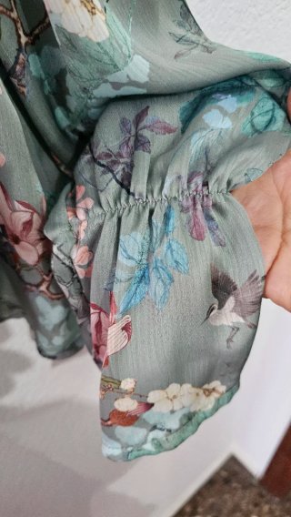 Camisa floral Stradivarius Talla L