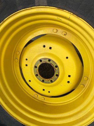 Rueda de tractor con llanta john deere Firestone
