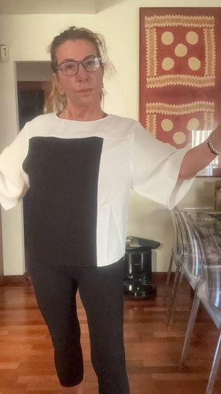 Blusa Armani Exchange A|X Blanca y Negra