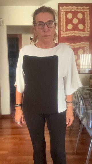 Blusa Armani Exchange A|X Blanca y Negra