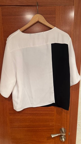 Blusa Armani Exchange A|X Blanca y Negra