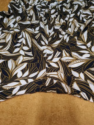 Pantalones estampados. Talla 48.