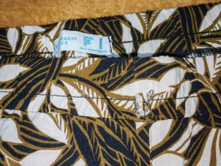 Pantalones estampados. Talla 48.