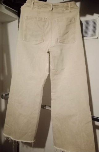 Vaqueros color arena Zara Talla 40.