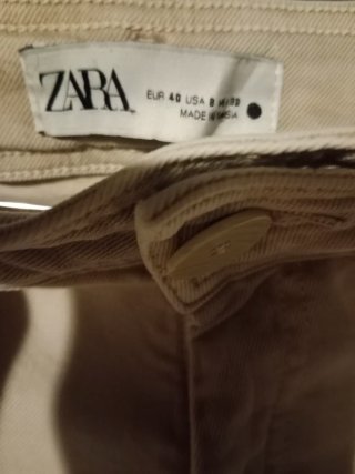 Vaqueros color arena Zara Talla 40.