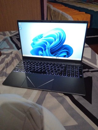 OFERTA PARA 2 DIAS Portátil Negro con Pantalla