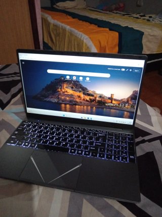 OFERTA PARA 2 DIAS Portátil Negro con Pantalla