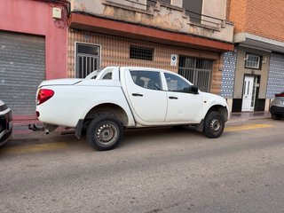 Mitsubishi L 200 2004
