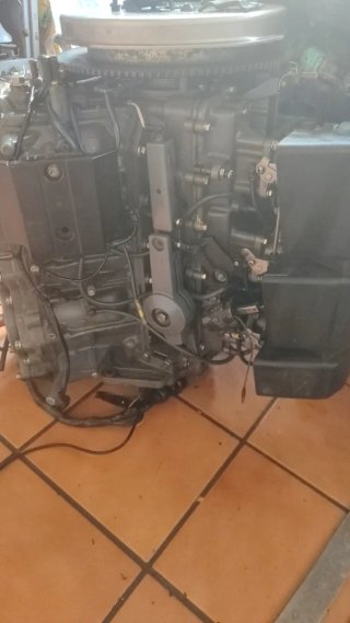 Motor Yamaha 200 V6