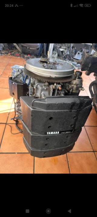 Motor Yamaha 200 V6