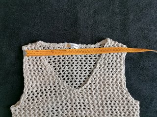 Camiseta calada beige