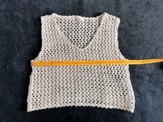 Camiseta calada beige