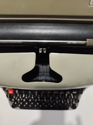 Máquina de escribir Hispano Olivetti Lexicon 80