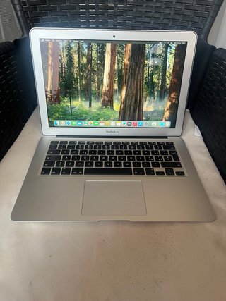 MacBook Air 13” 2017 sequoia