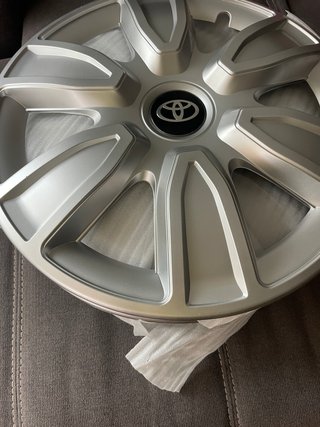 Tapacubos Toyota Plateados