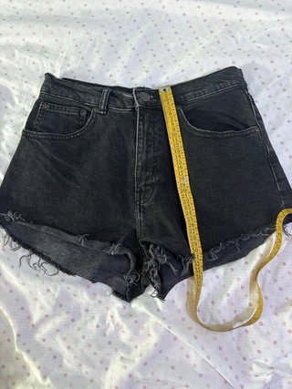 Shorts vaqueros negros desgastados