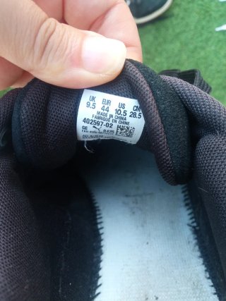Zapatillas Puma Negras y Blancas