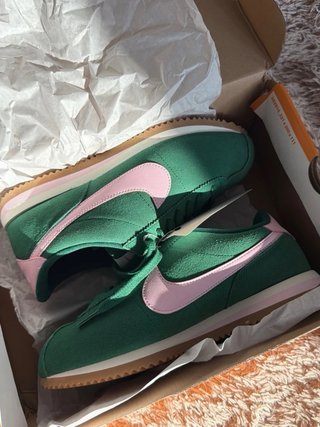 Nike Cortez Verde y Rosa