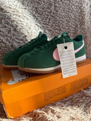 Nike Cortez Verde y Rosa