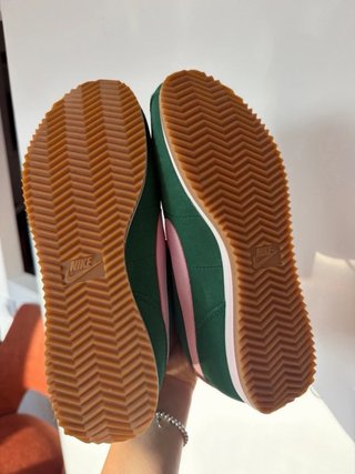 Nike Cortez Verde y Rosa