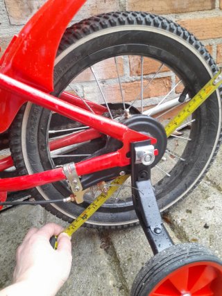 Bicicleta infantil roja
