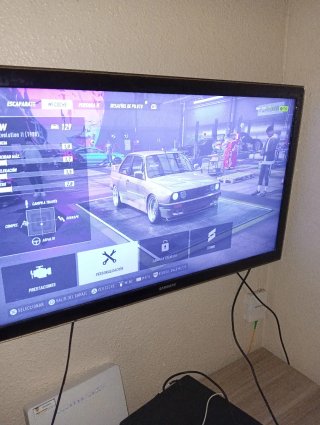PS4 (PlayStation 4) Negra + Juego The Crew