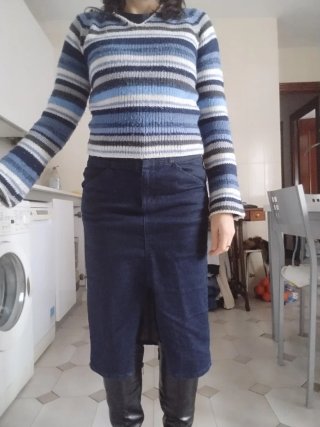 Falda vaquera midi con cinturón