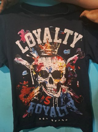 Camiseta Reason Negra Calavera y Corona