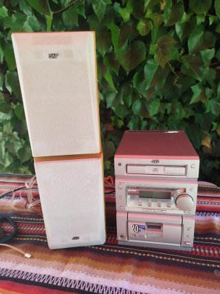 Minicadena JVC UX-P3R CD/Radio/Cinta. Con mando