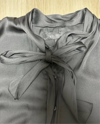 Zara blusa negra Satén con Lazada