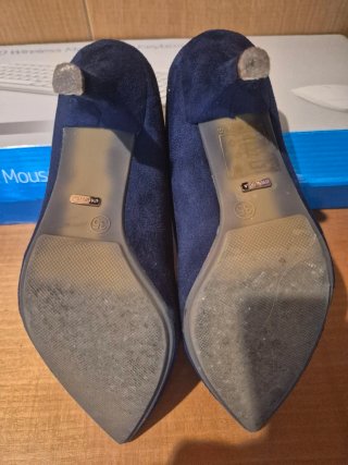 Zapatos de tacón azul marino