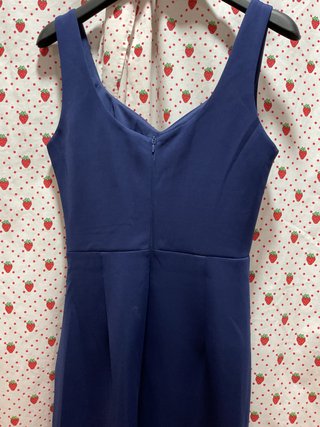 Vestido fiesta largo azul con corte