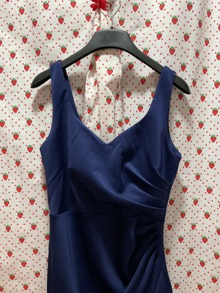 Vestido fiesta largo azul con corte