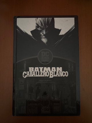 Batman: Caballero Blanco (Biblioteca DC Black L...