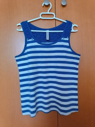 Camiseta tirantes rayas azul y blanco, con encaje.