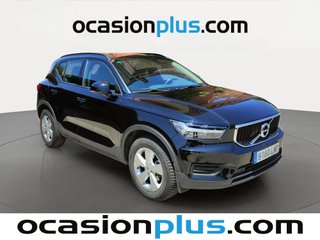 Volvo XC40 T3 Momentum Core 120 kW (163 CV)