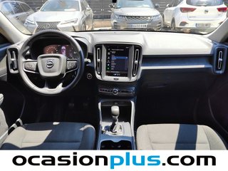 Volvo XC40 T3 Momentum Core 120 kW (163 CV)