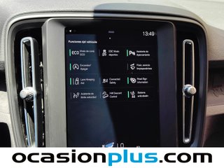 Volvo XC40 T3 Momentum Core 120 kW (163 CV)