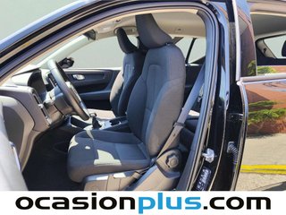 Volvo XC40 T3 Momentum Core 120 kW (163 CV)