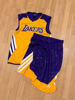 Conjunto Los Angeles Lakers Camiseta y Pantalón.